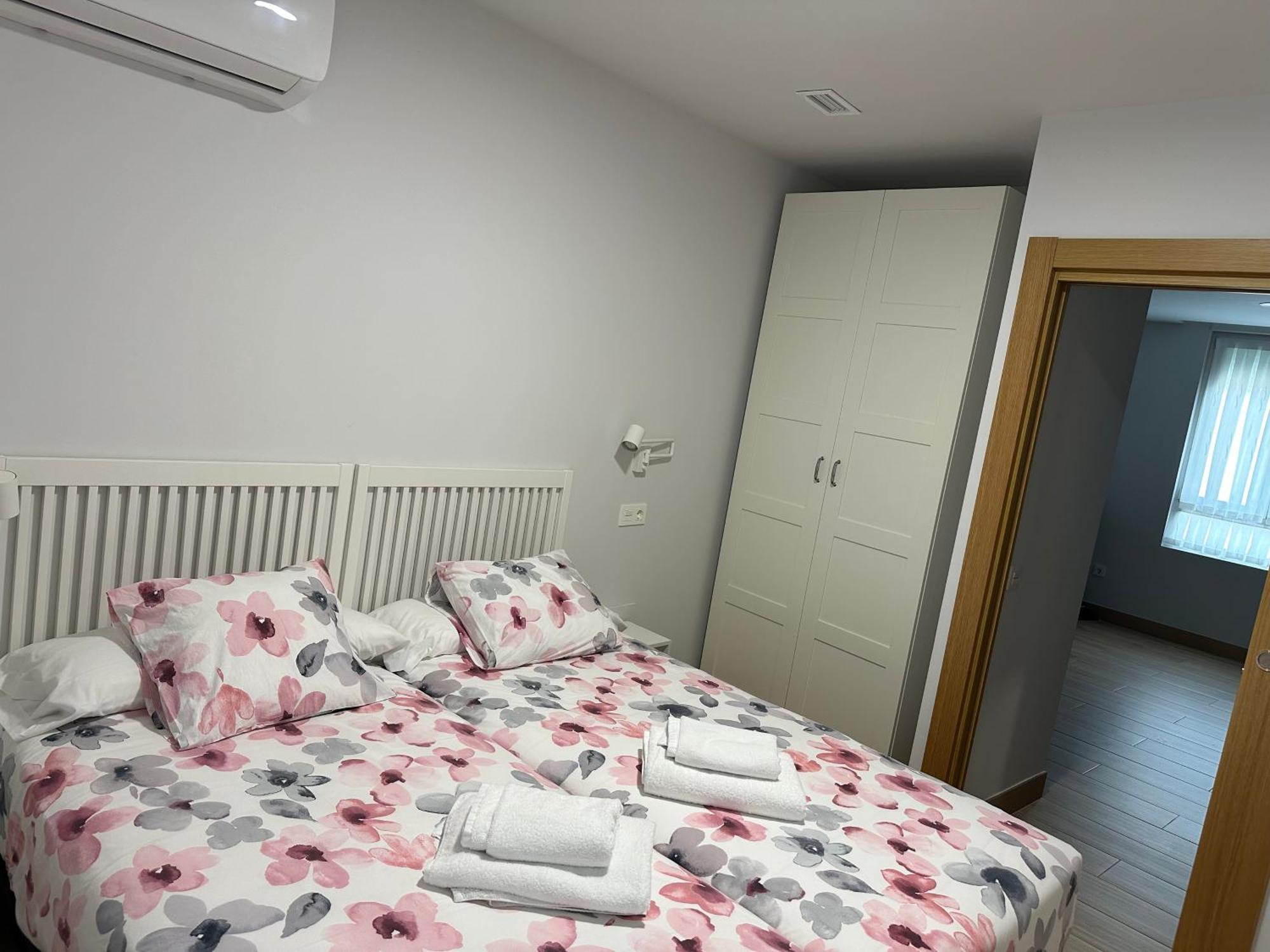 Apartamentos Turisticos Santa Apolonia 62 Avilés Buitenkant foto