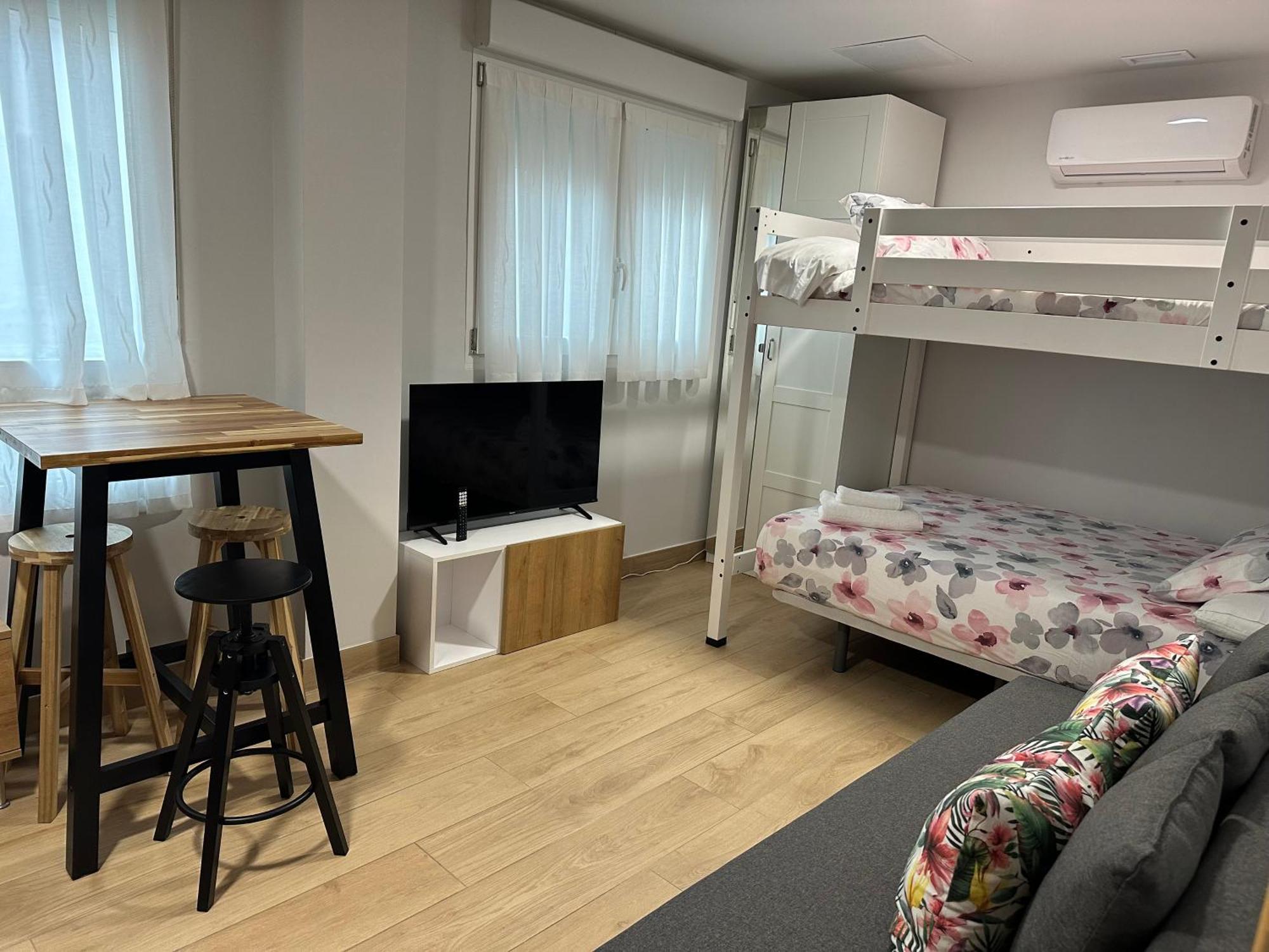 Apartamentos Turisticos Santa Apolonia 62 Avilés Buitenkant foto