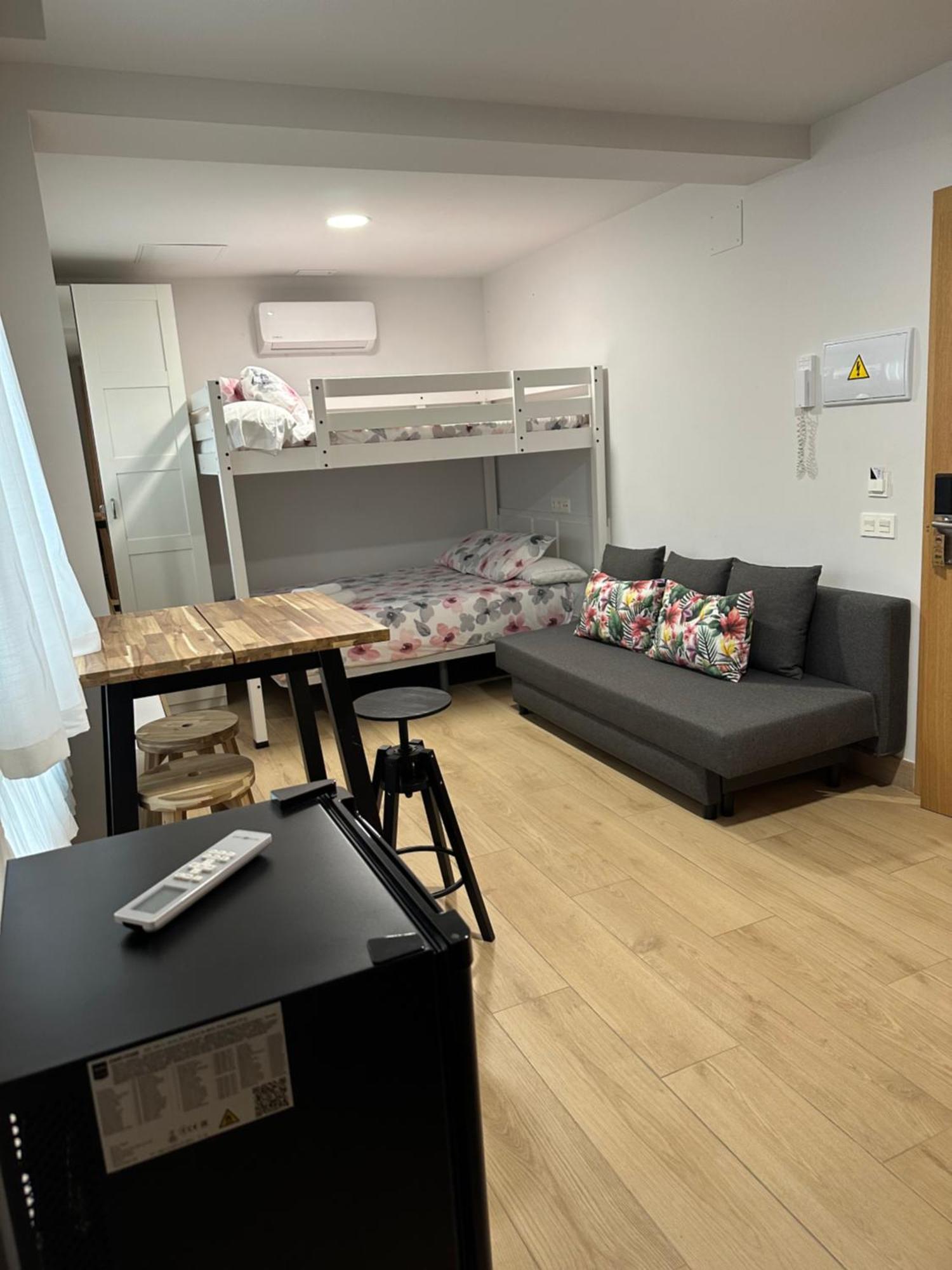 Apartamentos Turisticos Santa Apolonia 62 Avilés Buitenkant foto