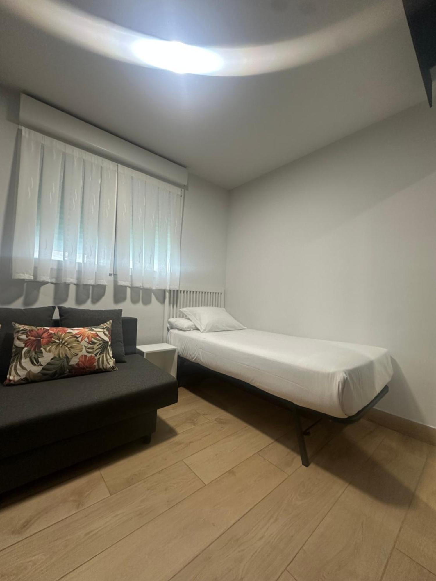 Apartamentos Turisticos Santa Apolonia 62 Avilés Buitenkant foto