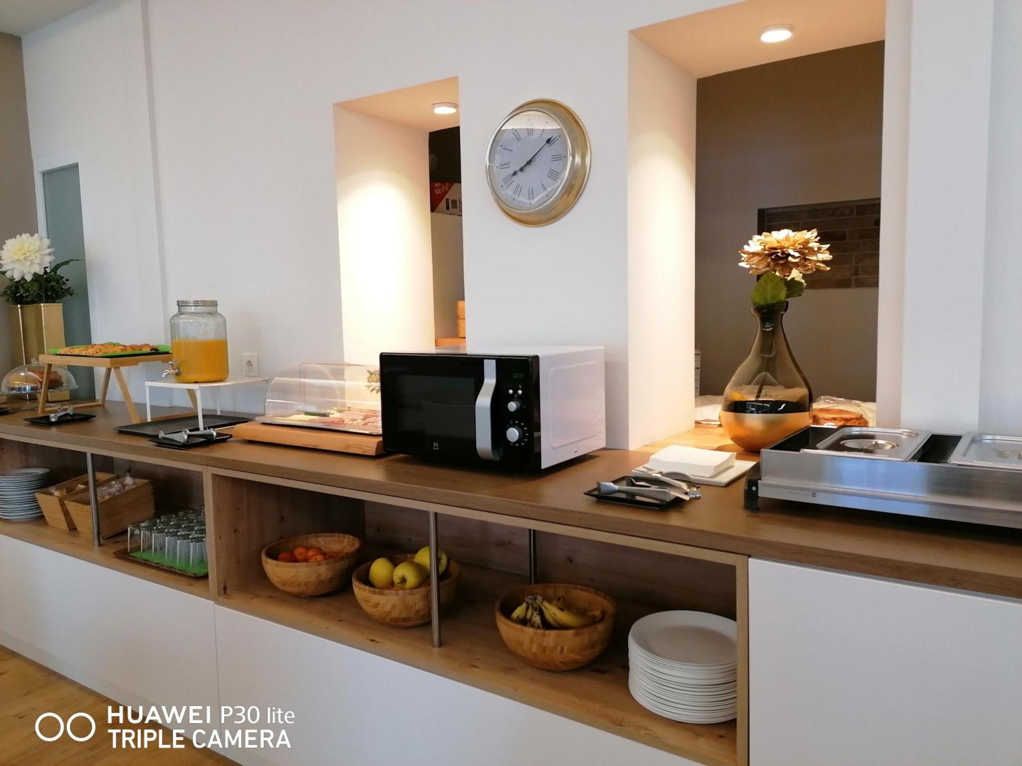 Apartamentos Turisticos Santa Apolonia 62 Avilés Buitenkant foto